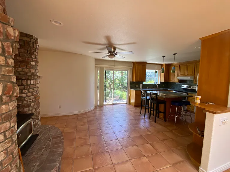 1260 Susan Ln — Photo 3