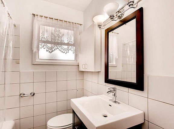 5th image of 2737 N 73rd Ave #1