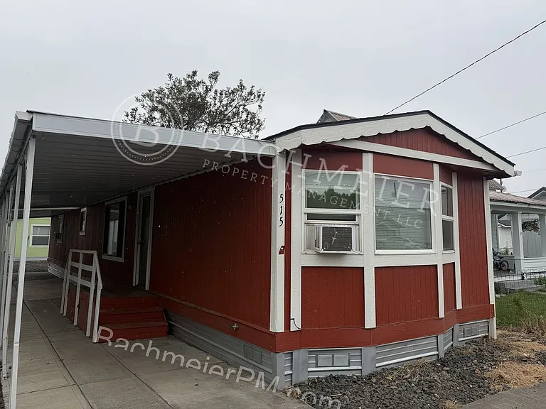 515 SW 14th St — Photo 2