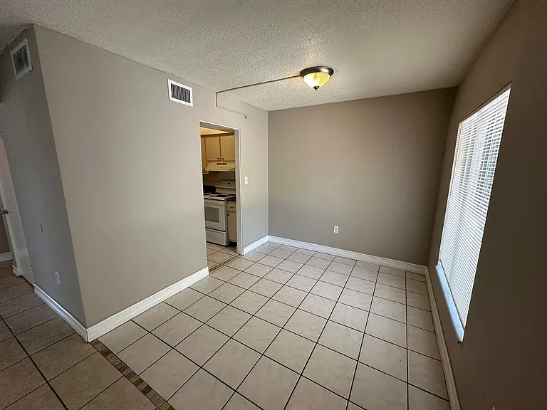 1830 Maravilla Ave #502 — Photo 11