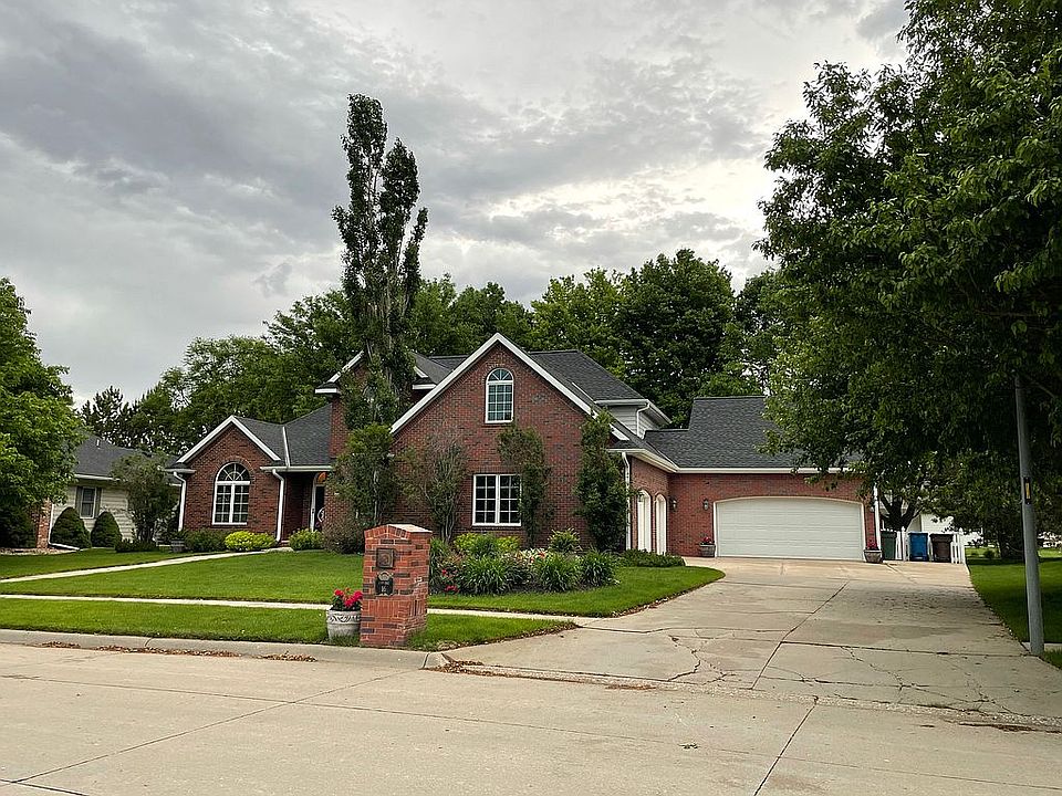 1st image of 16 21st Avenue Pl