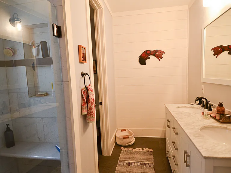 3340 N Lafayette St — Photo 11