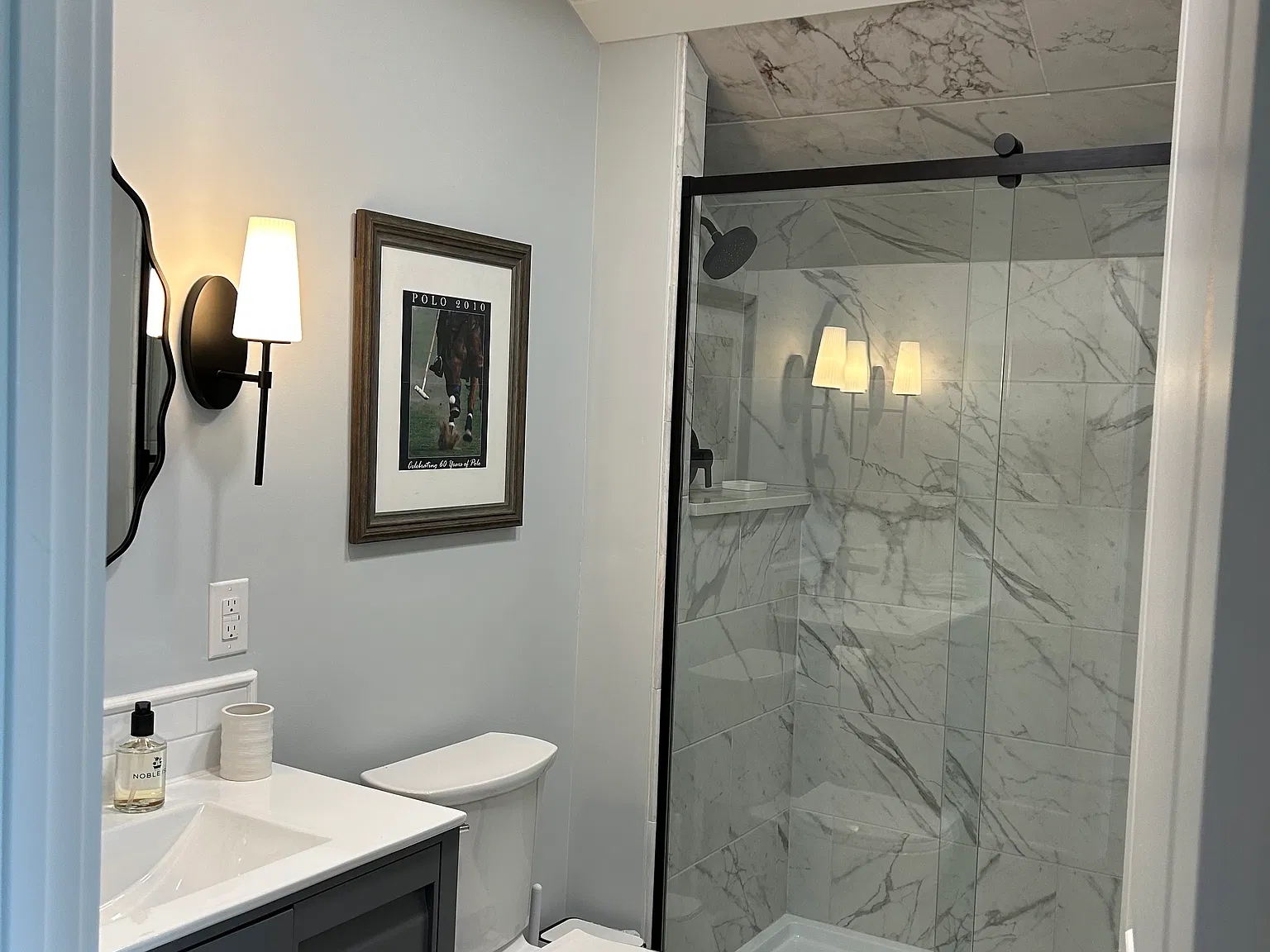 2 bed, 900 sqft, $3,200 — Photo 2