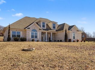 41 Knotting Hill Dr, Fayetteville, TN 37334
