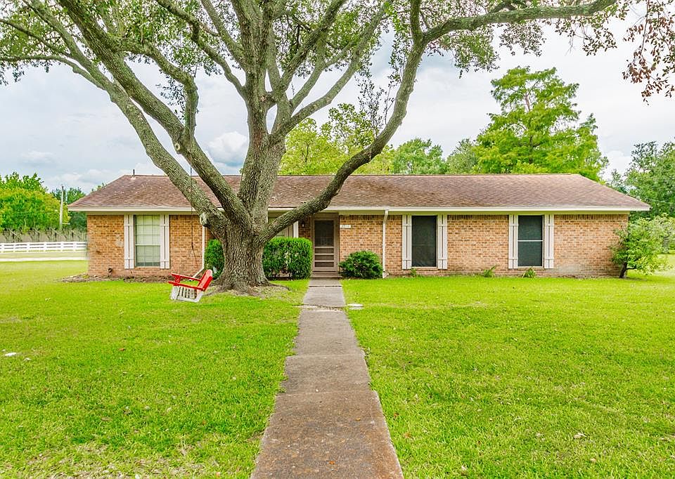 1st image of 3914 Meadowlark Way