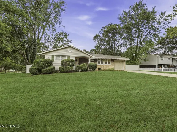 1006 Amethyst Drive, Toms River, NJ 08753