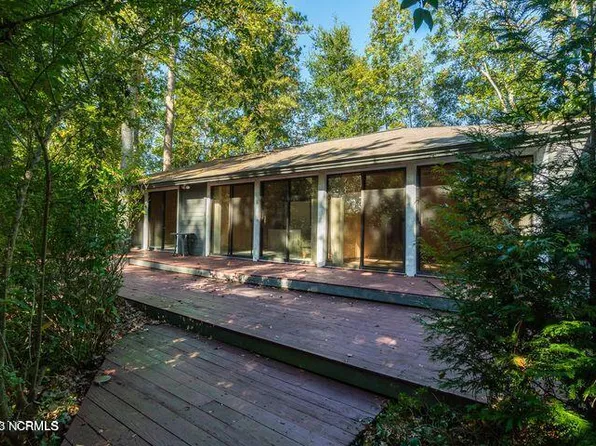 409 Friendly Road, Morehead City, NC 28557