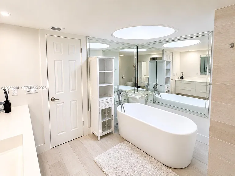 1865 S Ocean Dr #8I — Photo 13