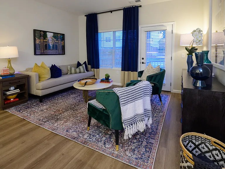 Fairmont Apartments — Photo 17