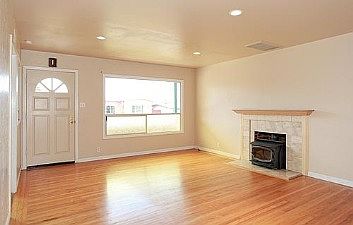 Livingroom :: 455 Ferndale Ave