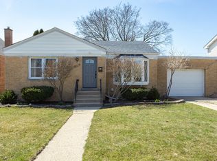 8028 N Oketo Ave, Niles, IL 60714