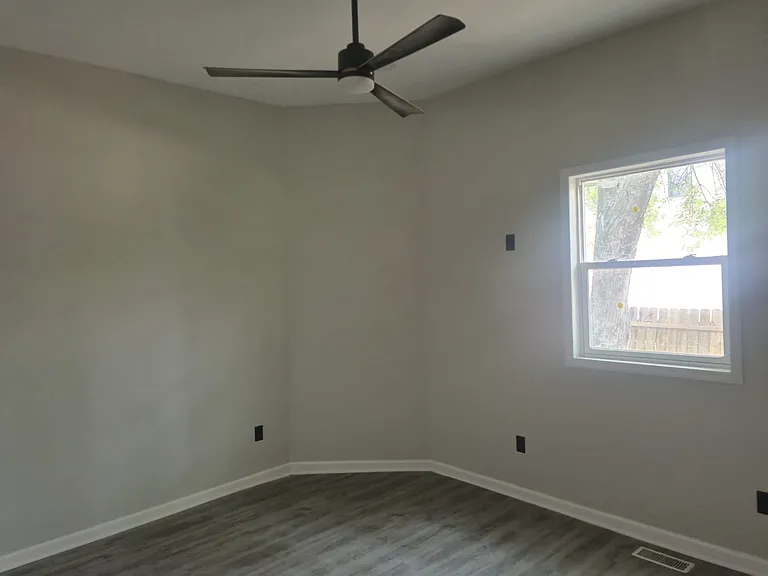 2329 Prospect St — Photo 6