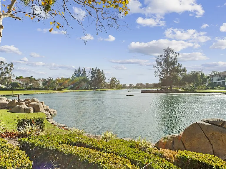 Full access to Lago Santa Margarita