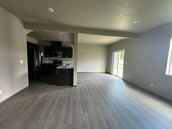 Kitchen/Living/Dinning