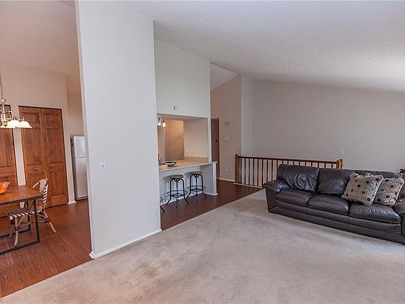 5th image of 10012 Park View Cir