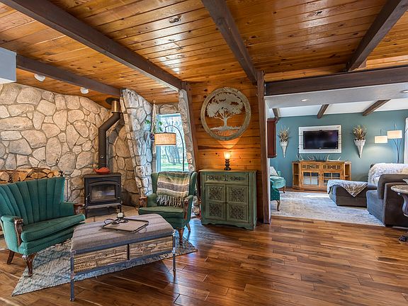 3rd image of 6392 Heavenly Valley Ln