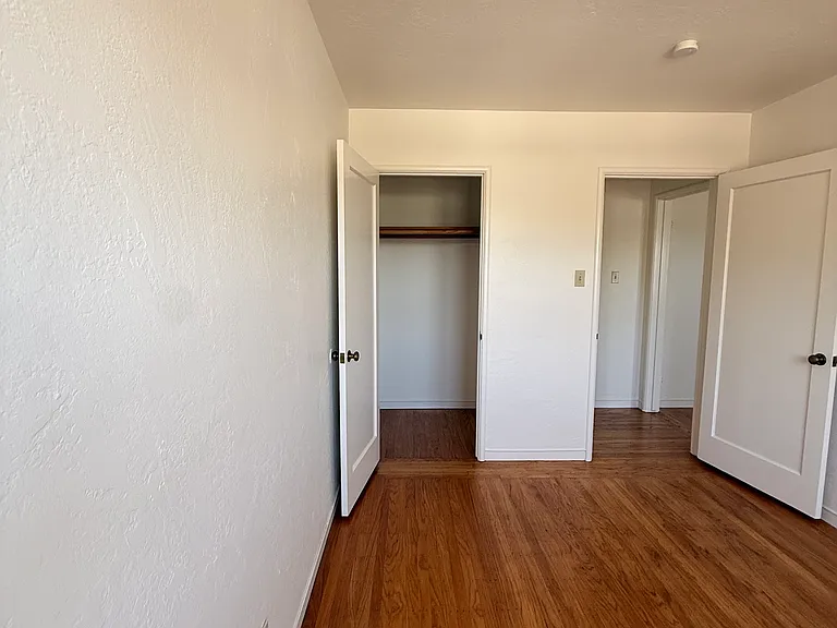 2556 Grant Ave — Photo 13