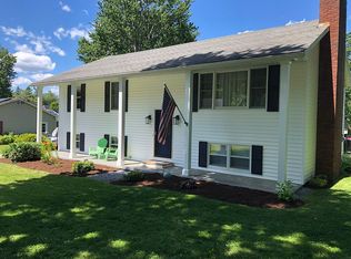226 Devonshire Dr, Cheshire, MA 01225