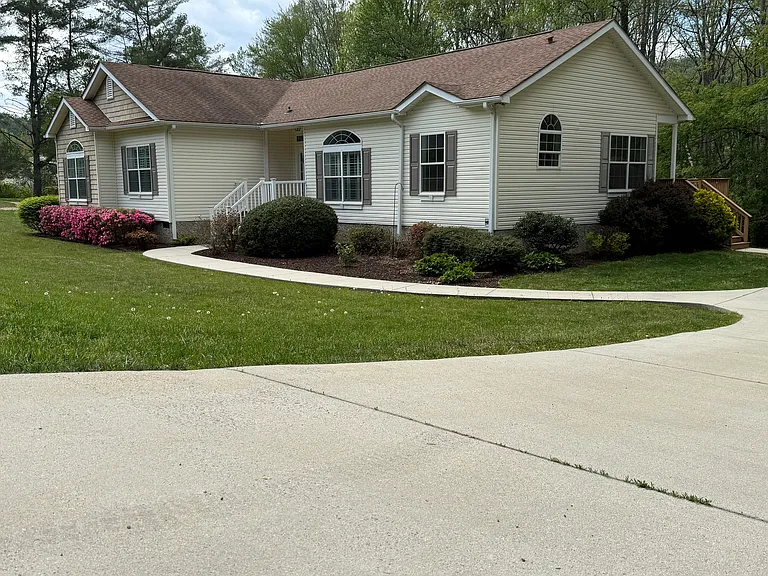 185 Creasman Hill Rd — Photo 2