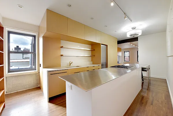 Rented by BSRG Realty | media 21