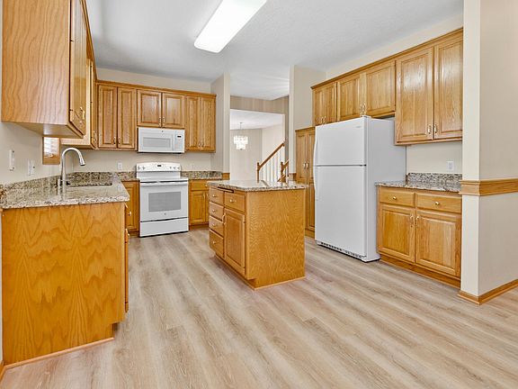 3rd image of 2975 Caroline Ct