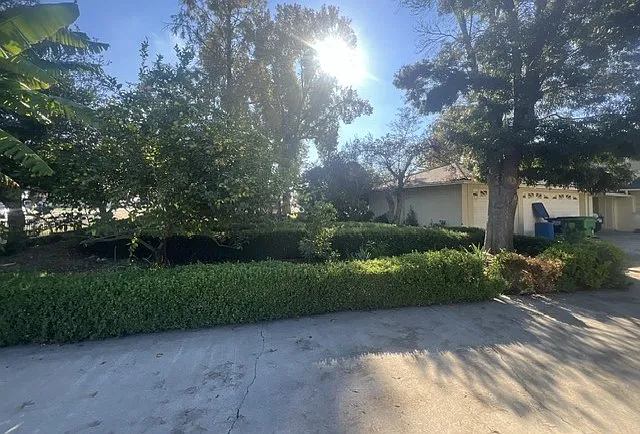 1702 Whitley Ave — Photo 4