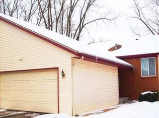 1621 Lamberton Lake Dr NE, Grand Rapids, MI 49525