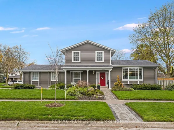 225 Juniper Ave, Burlington, ON L7L 2T2