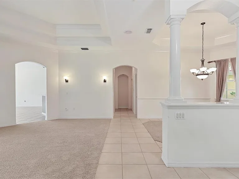 4920 Old Oakleaf Dr — Photo 4
