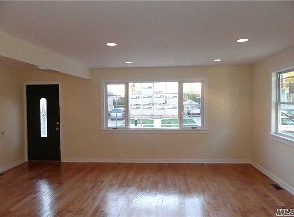 3rd image of 13427 156th St