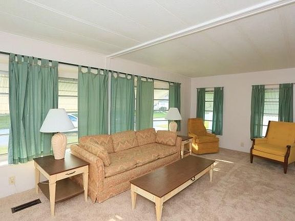 2nd image of 1042 Thrush Cir