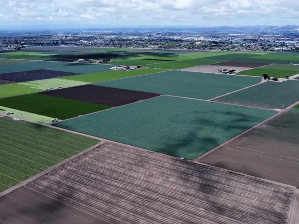 Hunter Ln, Salinas, CA 93908