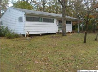 19 Sutton Pl, Toms River, NJ 08755