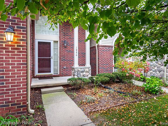 5th image of 2086 Preserve Cir W