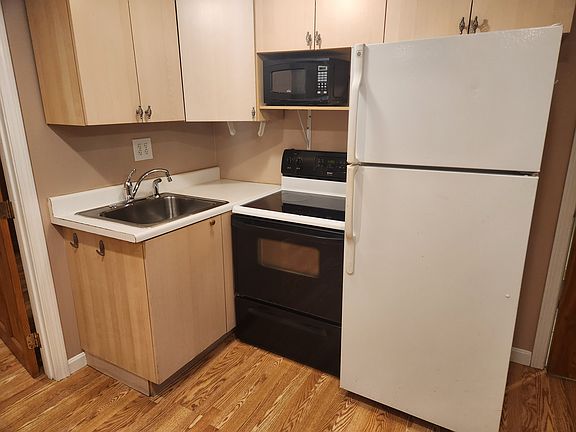 5th image of 52 Judy Ann Dr