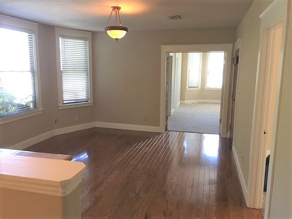 4th image of 502 10th St