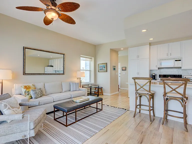 260 Dune Rd #124 — Photo 10