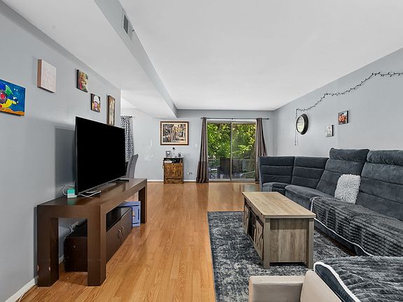 4th image of 5214 Galitz St APT 205