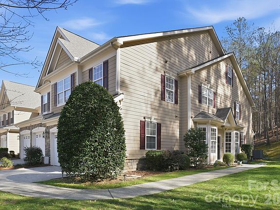 4th image of 719 Deerbrook Ln #252