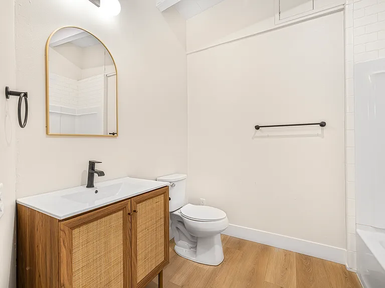 210 N 1st St #2 — Photo 14