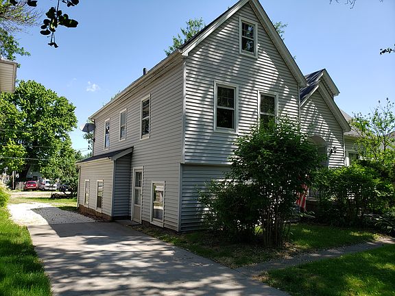 2nd image of 525 18th Ave
