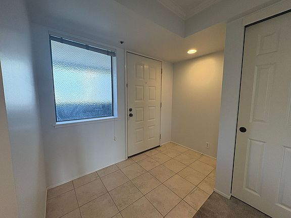 4th image of 185 Forest Ave APT 3C