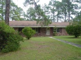 536 N Victory Dr, Lyons, GA 30436