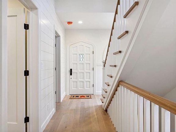 2nd image of 101 Center St