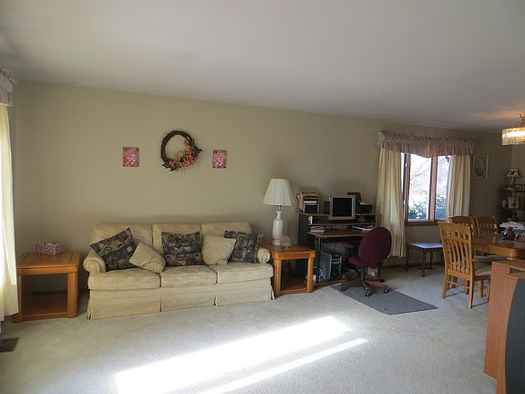 2nd image of 3034 194th Pl