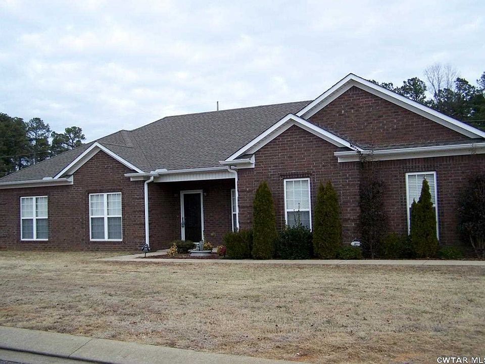 1st image of 215 Plantation Dr