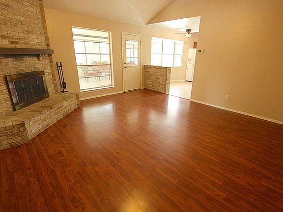4th image of 207 Country Ln