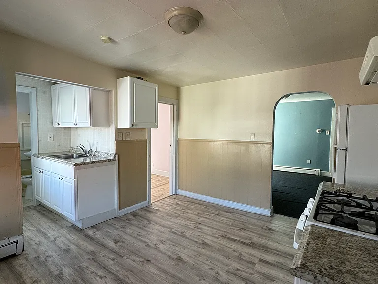 79-81 Blossom St #2 — Photo 5