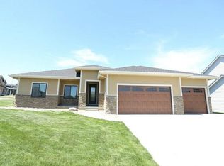 15004 Madison Ave, Urbandale, IA 50323