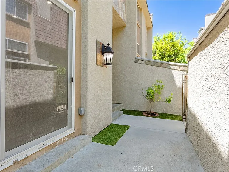21901 Lassen St #113 — Photo 23